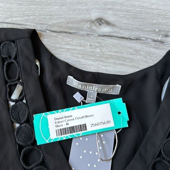 Daniel‎ Rainn Kabari Cutout Detail Blouse, Black, Size M Stitch Fix nwt - Picture 5 of 5